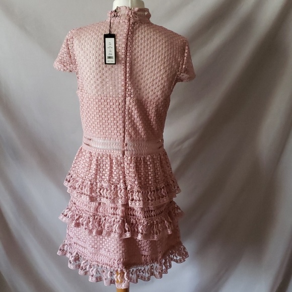 New Romeo and Juliet Lace dress - Picture 2 of 6